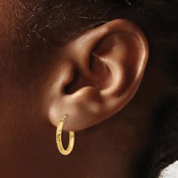 diamond-cut-2mm-round-tube-hoop-earrings
