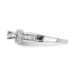 10k-white-gold-diamond-engagement-ring