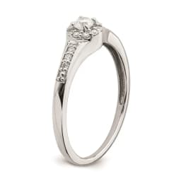 10k-white-gold-halo-cluster-diamond-engagement-ring